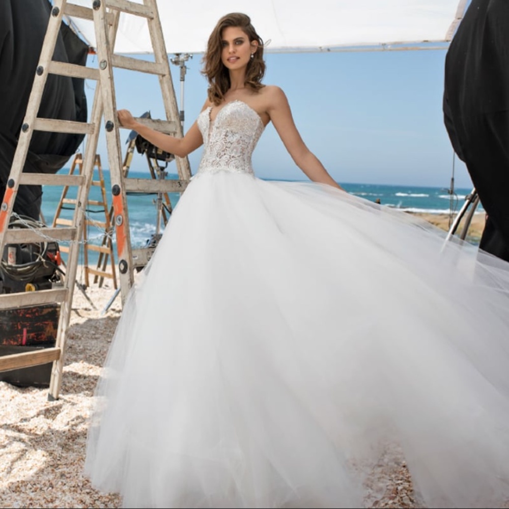Pnina Tornai Style # 14563 Wedding Dress Size 8 - Fixer Upper - Crystals Needed